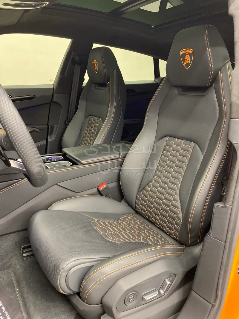 2022 Lamborghini URUS