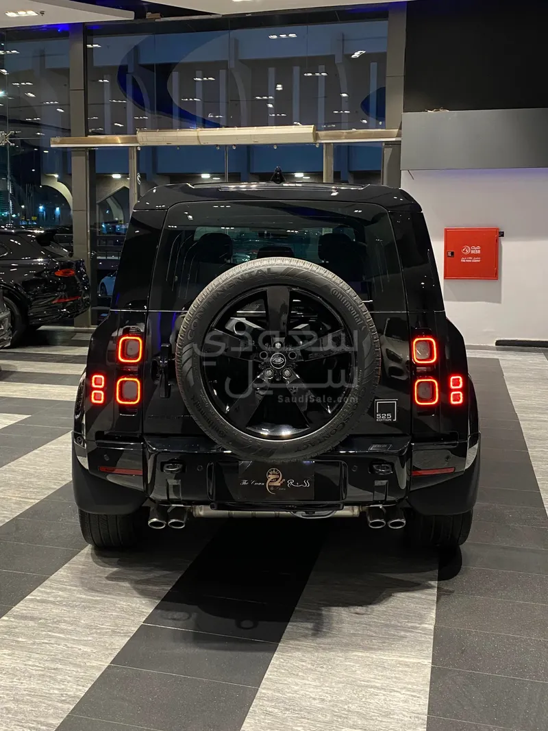 2025 Land Rover Defender 110