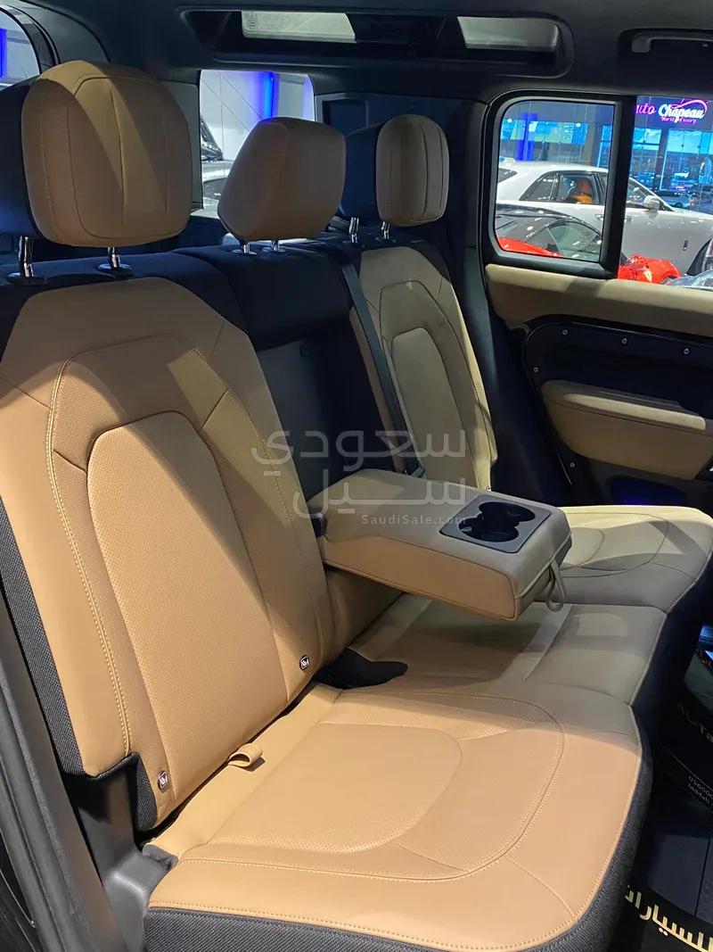 2025 Land Rover Defender 110