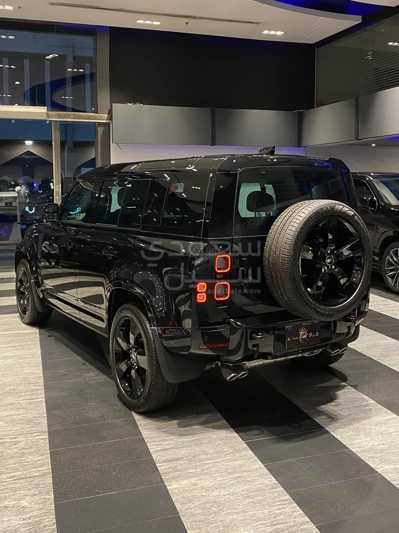 2025 Land Rover Defender 110
