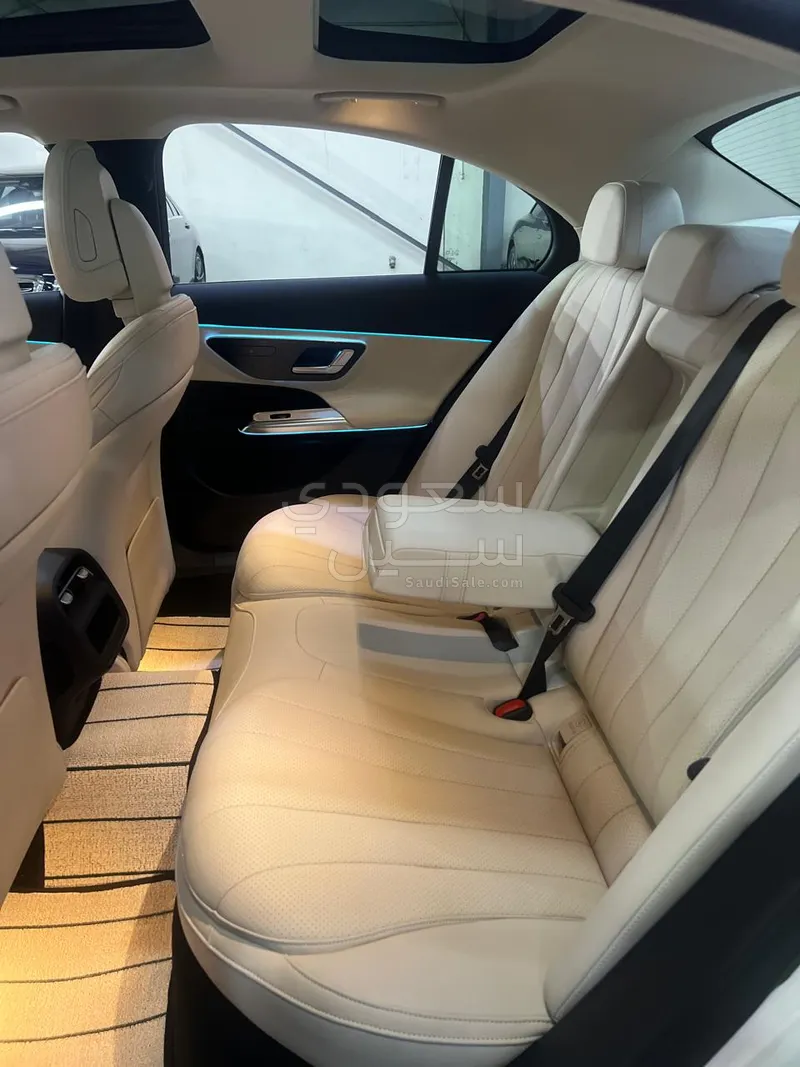 2025 Mercedes-Benz E 200