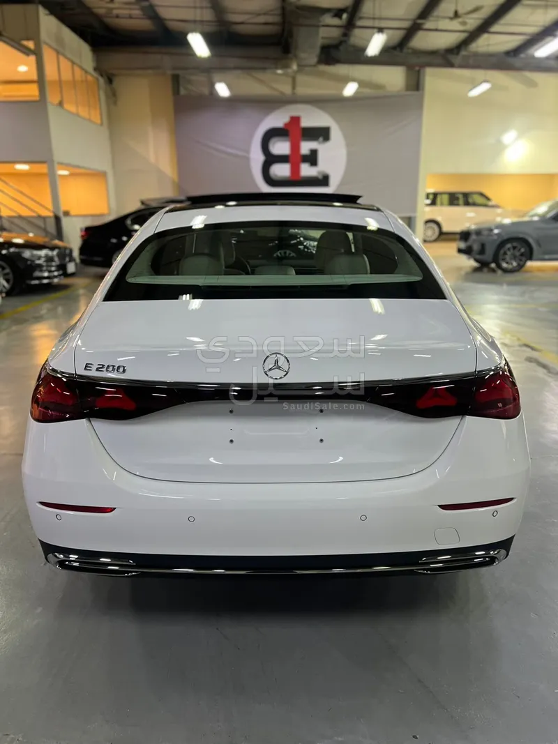 2025 Mercedes-Benz E 200