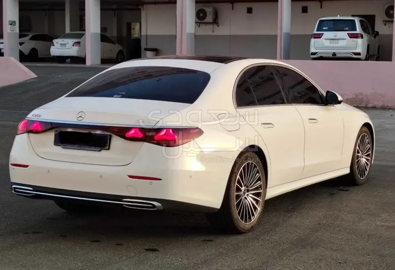 2024 مرسيدس - بنز أي 200