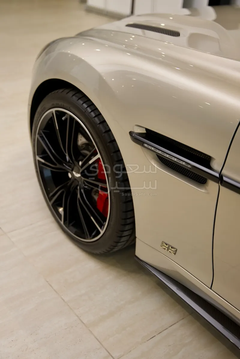 2014 استون مارتن فانكويش