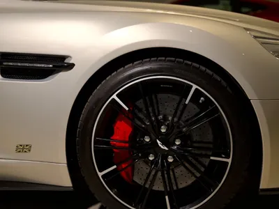 2014 استون مارتن فانكويش