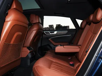2022 اودي اي 7 55 تي اف اس اي