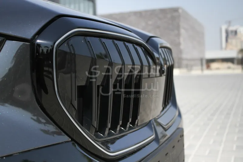 2025 بي ام دبليو الفئة الخامسة 520 أي إم كت