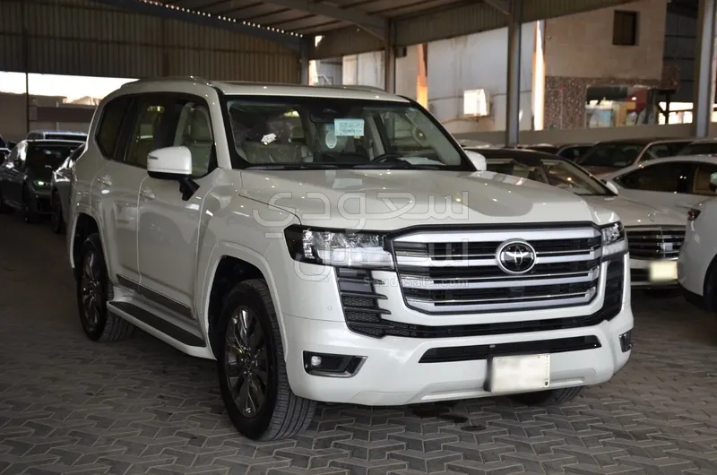 2025 Toyota Land Cruiser GXR