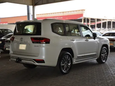 2025 Toyota Land Cruiser GXR