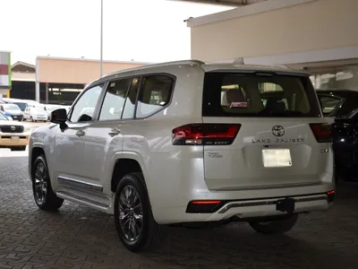 2025 Toyota Land Cruiser GXR