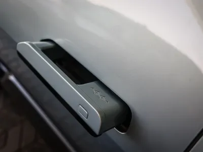 2025 بي واي دي ليوبارد 8