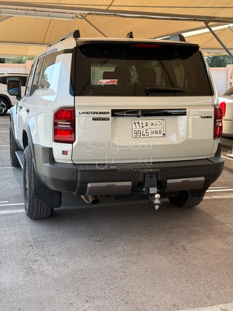 2024 تويوتا برادو في اكس ار