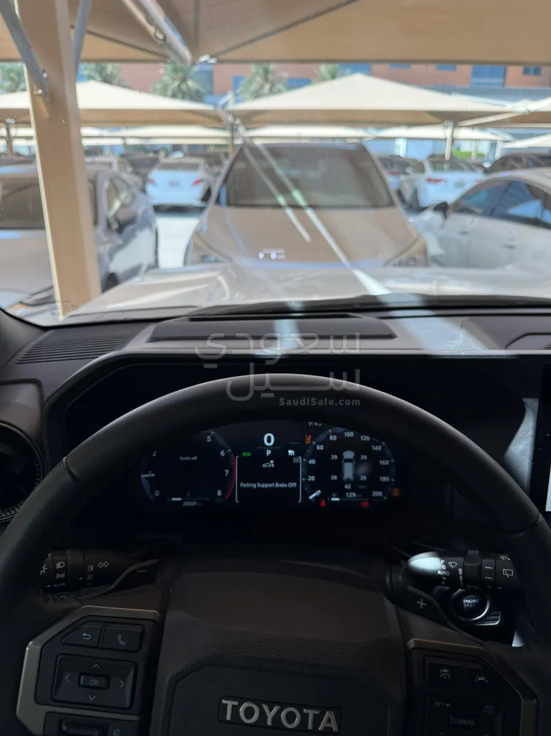 2024 تويوتا برادو في اكس ار