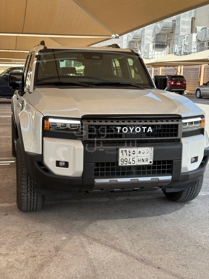 2024 تويوتا برادو في اكس ار