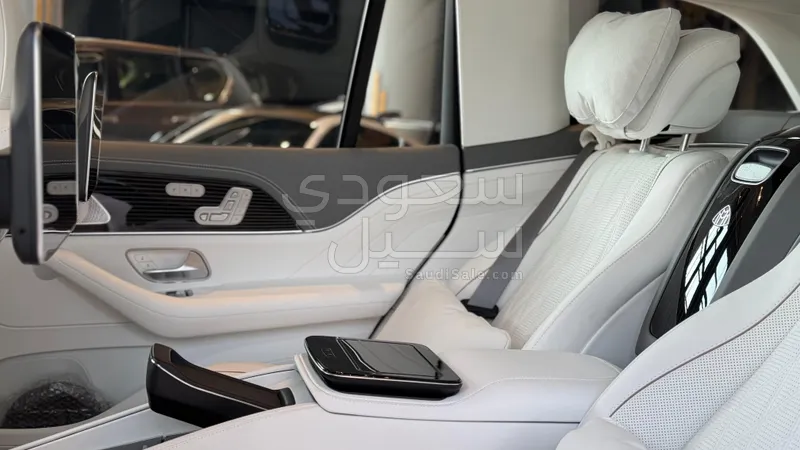 2025 مرسيدس - بنز جي إل إس 600 مايباخ