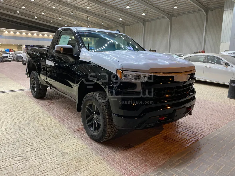 2025 Chevrolet Silverado