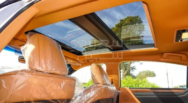 2025 لكزس إي إس 350