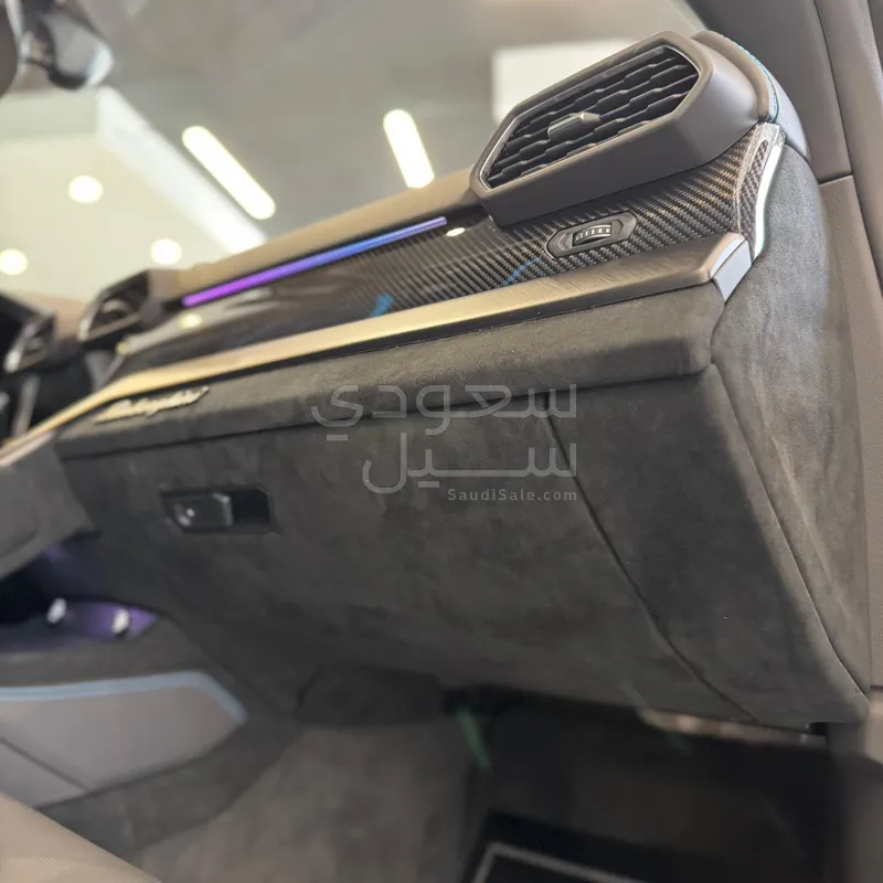 2023 لمبرجيني اوروس بيرفورمانتي