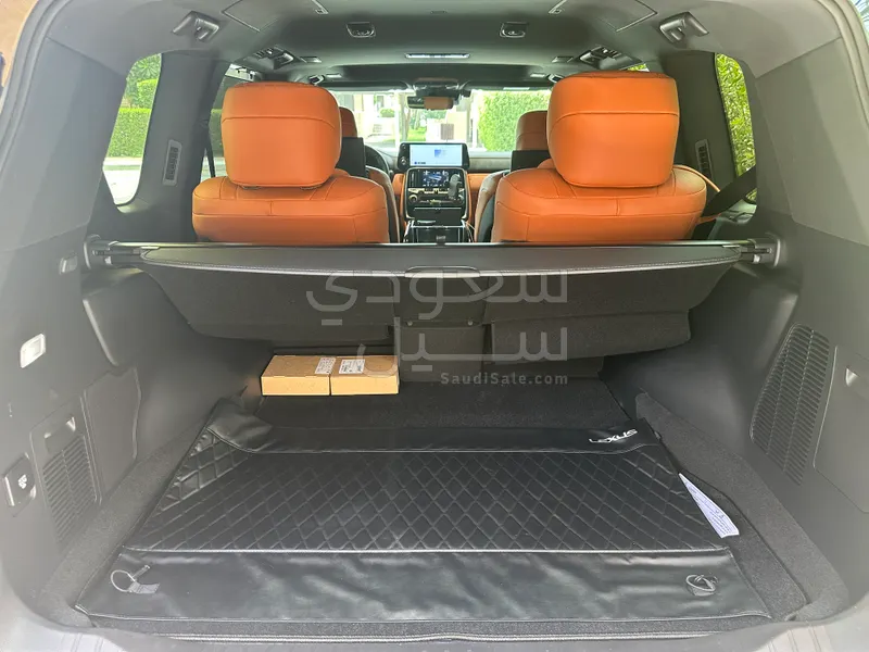 2025 لكزس إل إكس 600 vip بلاك بكج