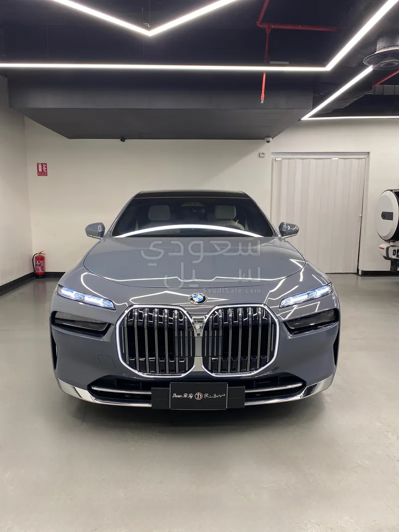 2024 BMW 7 Series 735i