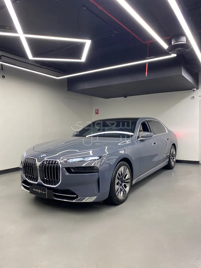 2024 BMW 7 Series 735i