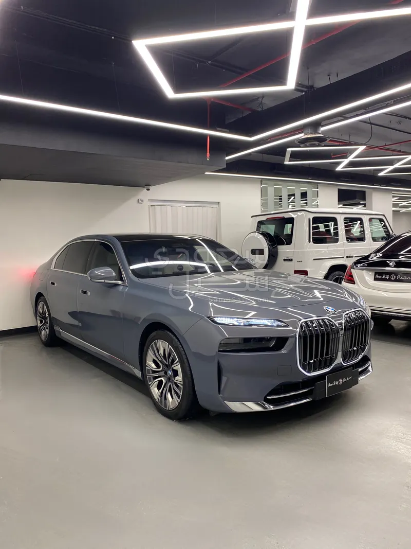 2024 BMW 7 Series 735i