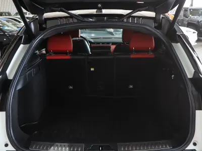 2020 Land Rover Range Rover Velar SV