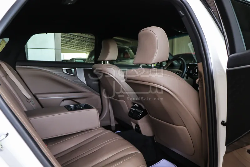 2024 Kia K8