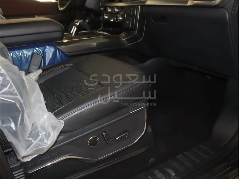2023 فورد اف 150 لاريات