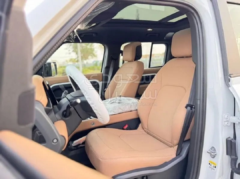 2025 Land Rover Defender X dynamic