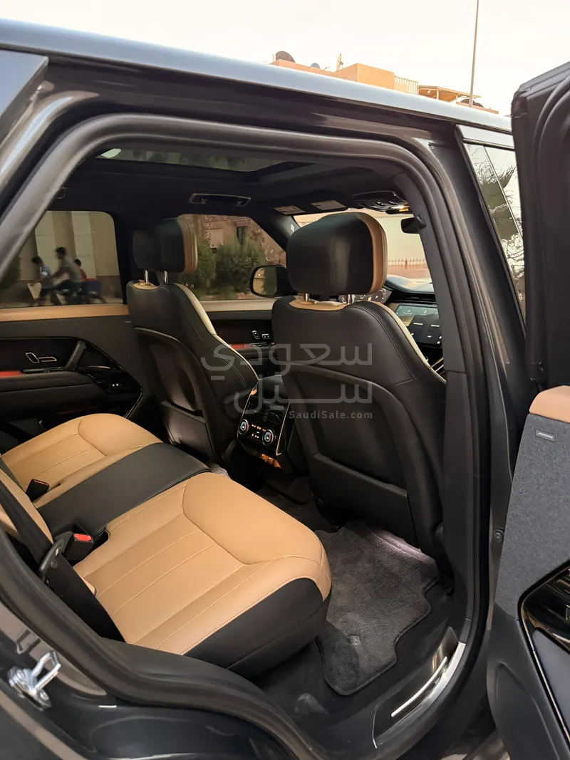 2023 لاند روفر رينج روفر سبورت اس اي