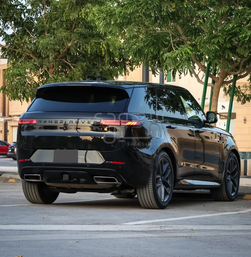 2024 لاند روفر رينج روفر سبورت اس اي