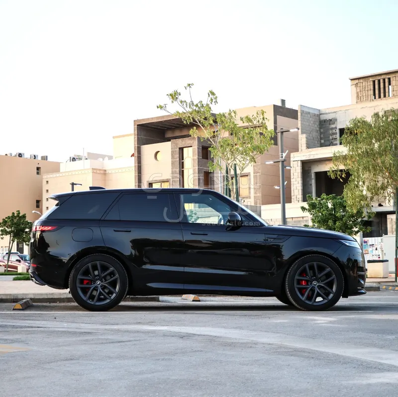 2024 لاند روفر رينج روفر سبورت اس اي