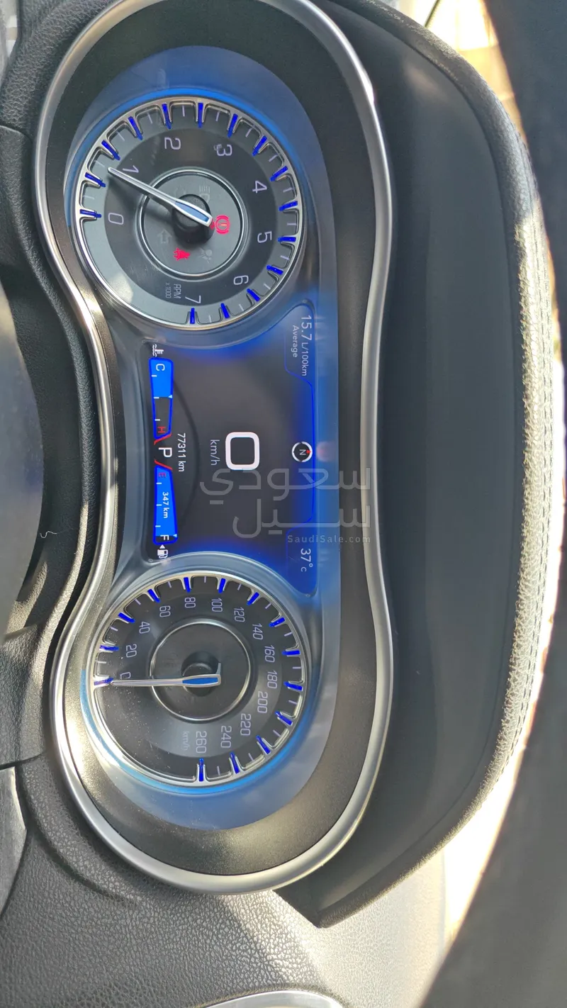 2021 كرايسلر 300 ليميتد