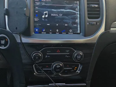 2021 كرايسلر 300 ليميتد