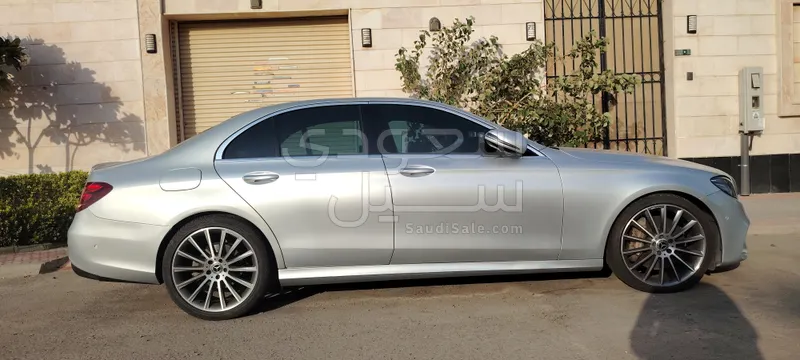 2020 Mercedes-Benz E 300