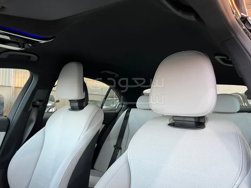 2025 Mercedes-Benz C 200