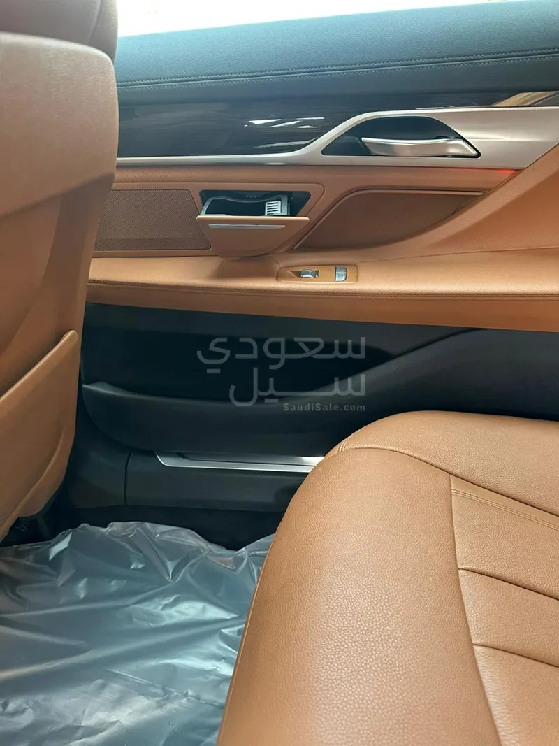 2017 بي ام دبليو الفئة السابعة 740 إل أي
