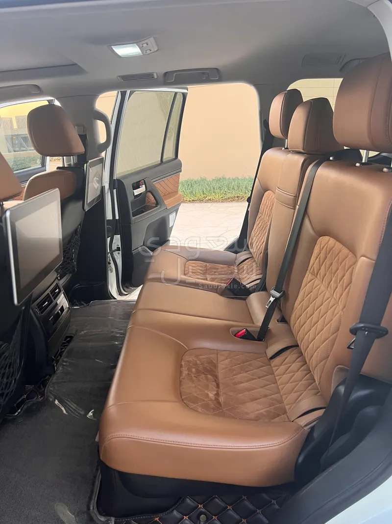 2021 تويوتا لاند كروزر جي اكس ار جراند تورينج