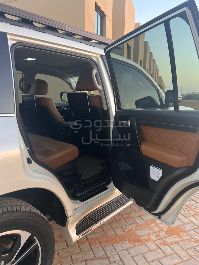 2021 تويوتا لاند كروزر جي اكس ار جراند تورينج