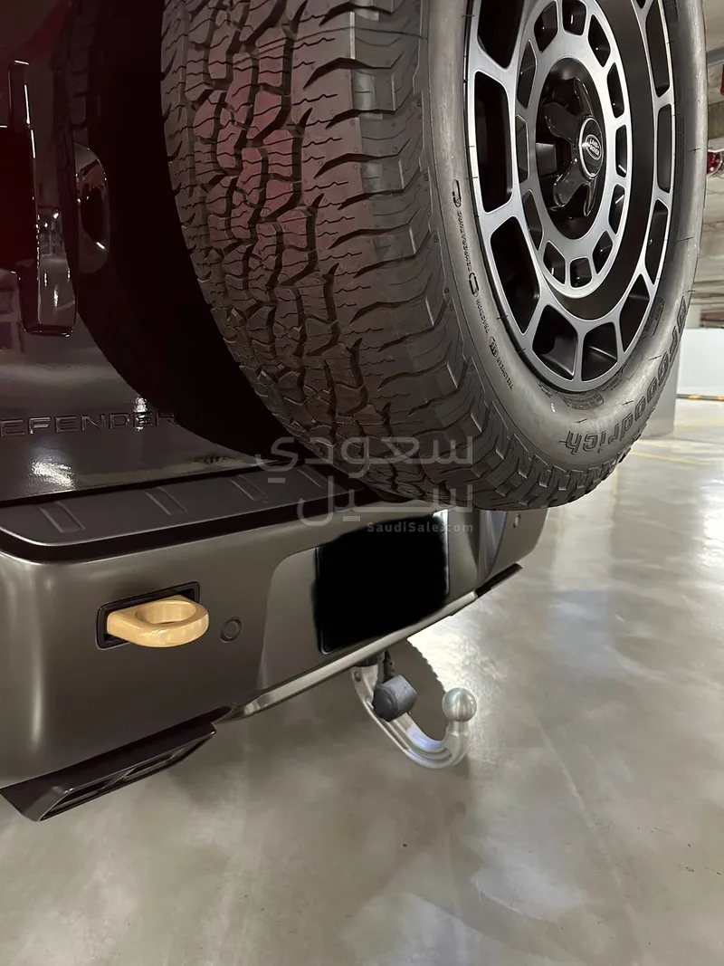 2025 Land Rover Defender Octa