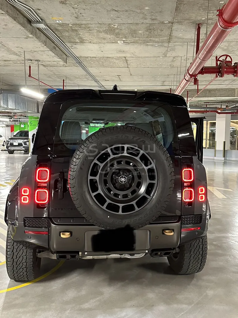 2025 Land Rover Defender Octa