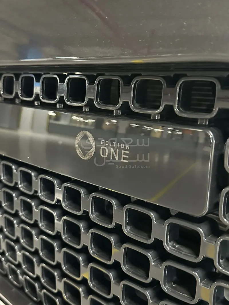 2025 Land Rover Defender Octa