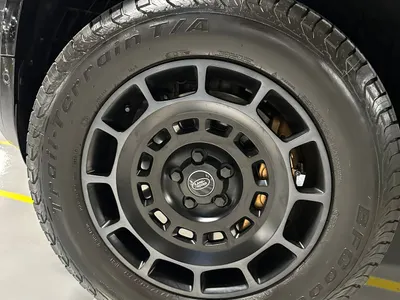 2025 Land Rover Defender Octa