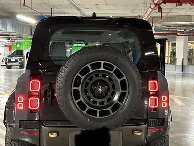 2025 Land Rover Defender Octa