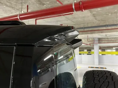 2025 Land Rover Defender Octa