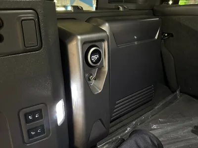2025 Land Rover Defender Octa