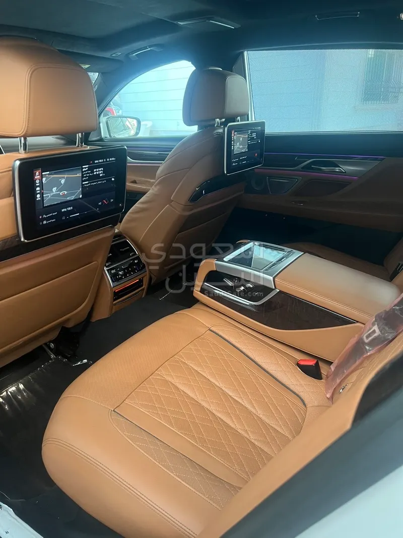 2020 بي ام دبليو الفئة السابعة 750 إل أي