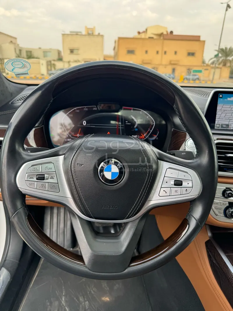 2020 بي ام دبليو الفئة السابعة 750 إل أي