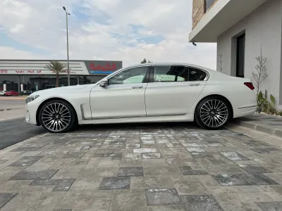 2020 بي ام دبليو الفئة السابعة 750 إل أي